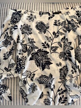 Banana Republic Navy and White Floral Off The Shoulder Blouse